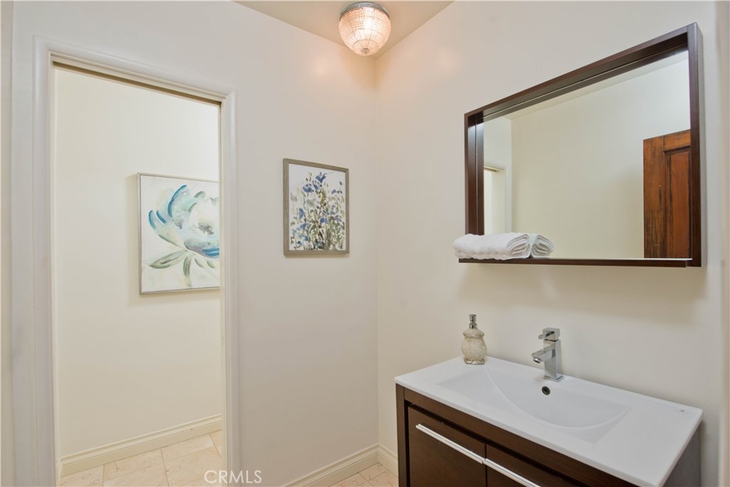 18056 Lake Encino Property Photo 13