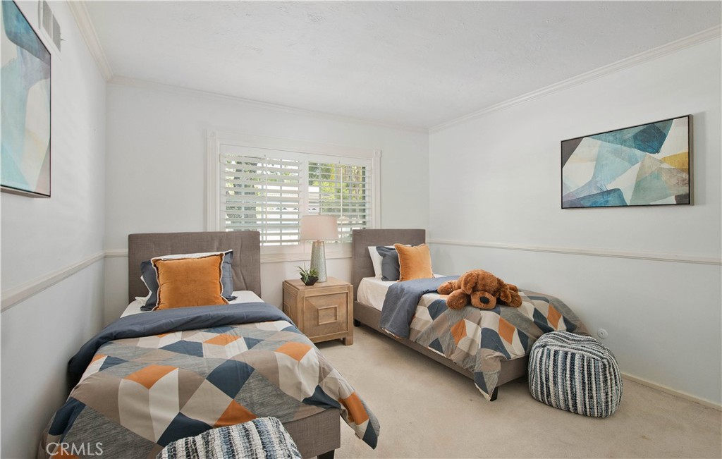 18056 Lake Encino Property Photo 19