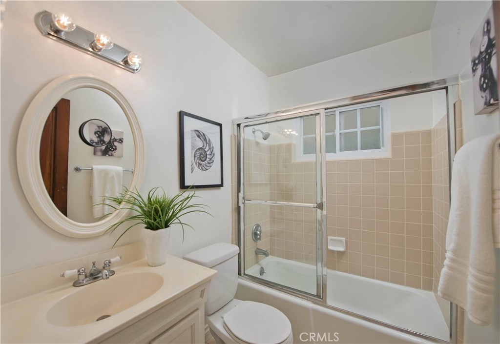 18056 Lake Encino Property Photo 25