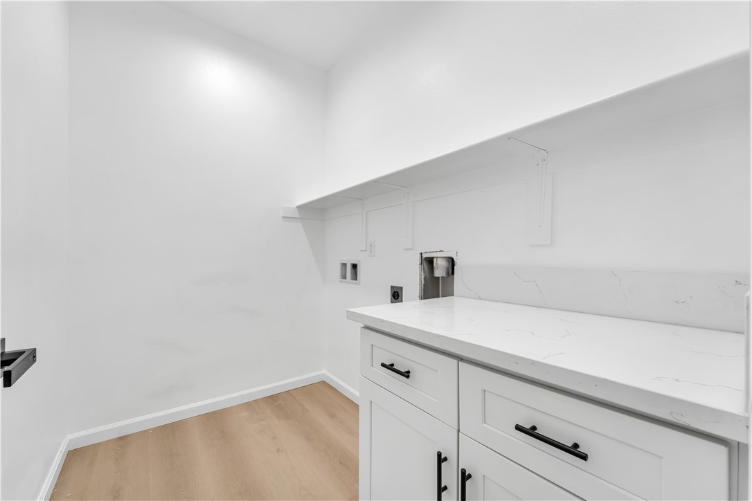 8837 Holly Property Photo 7