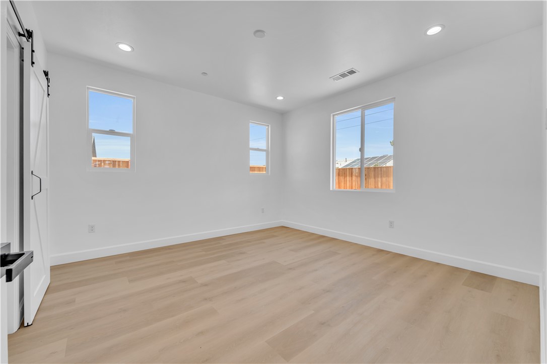 8837 Holly Property Photo 9