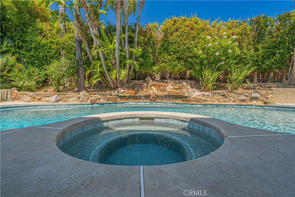 326 Fox Ridge Drive Property Photo 8