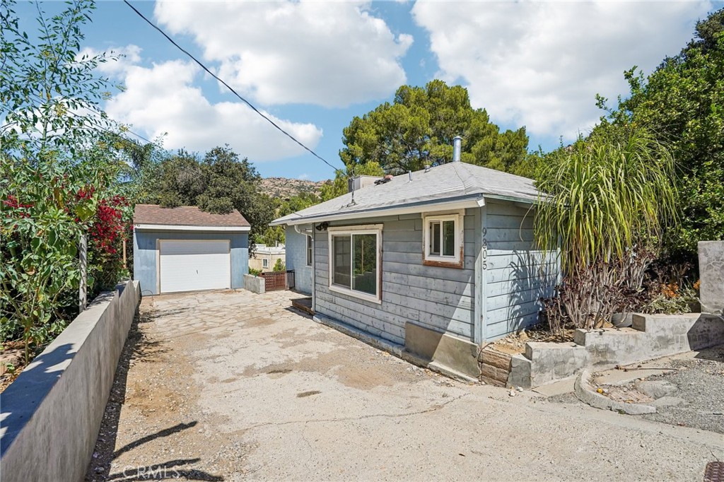 9305 Notre Dame Property Photo