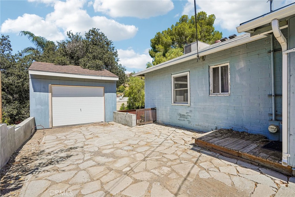 9305 Notre Dame Property Photo 2