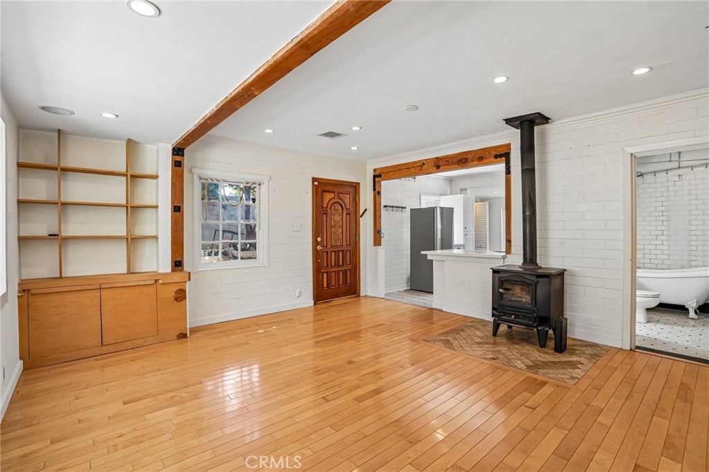 9305 Notre Dame Property Photo 5