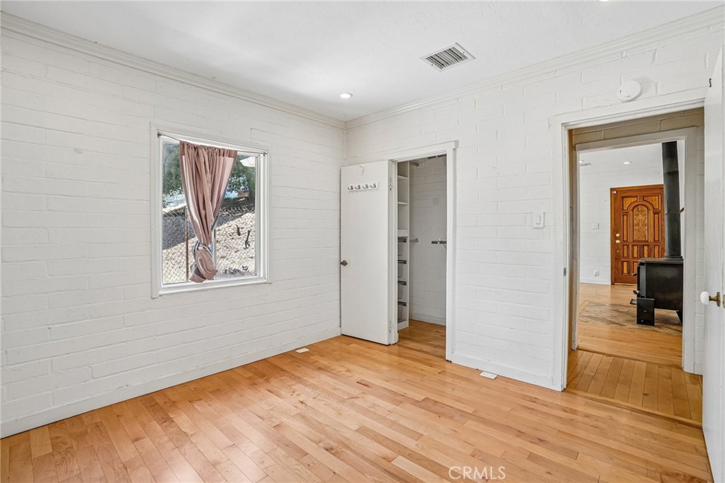 9305 Notre Dame Property Photo 7