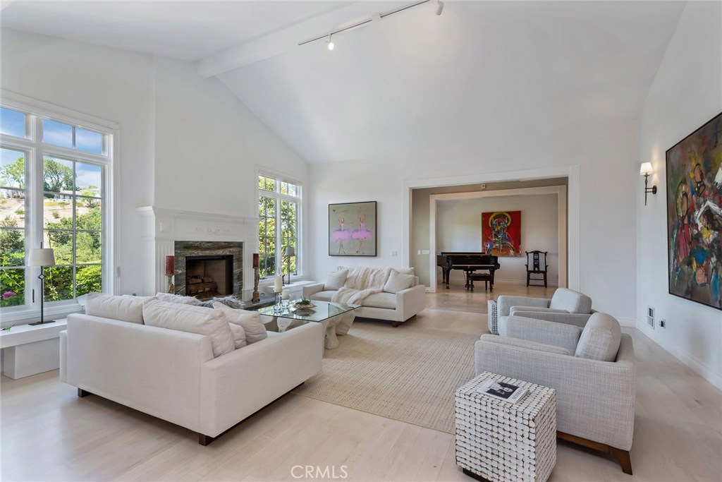 5600 Round Meadow Road Property Photo 4