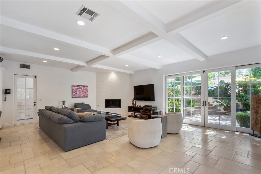 5600 Round Meadow Road Property Photo 7