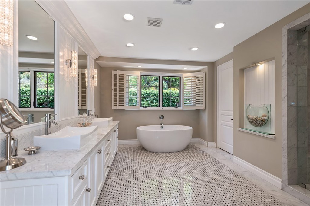 5600 Round Meadow Road Property Photo 14