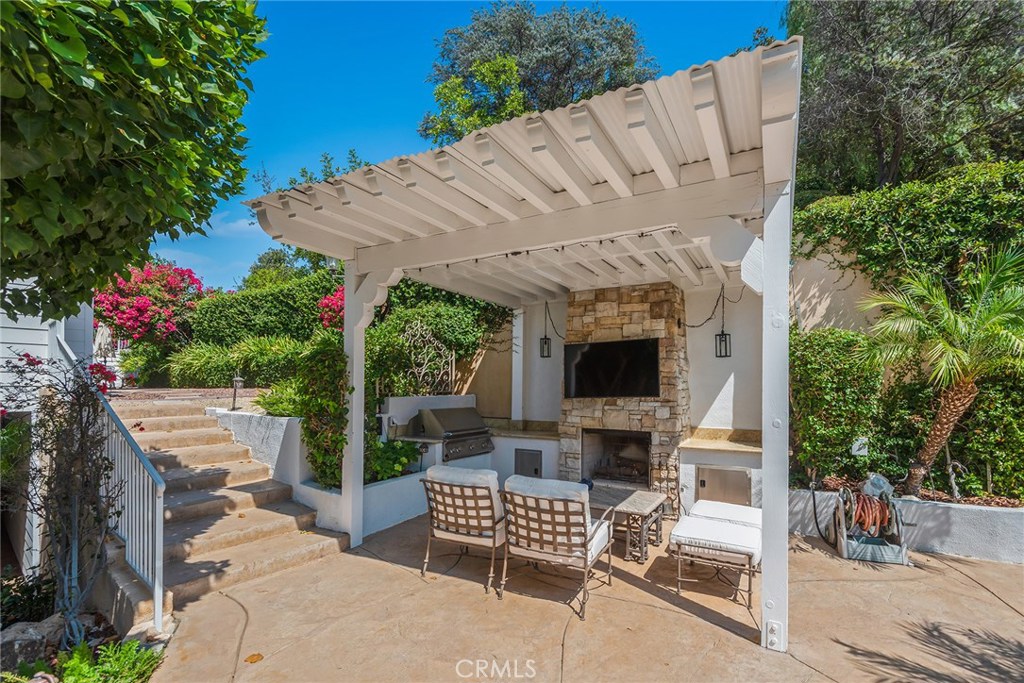 5600 Round Meadow Road Property Photo 28