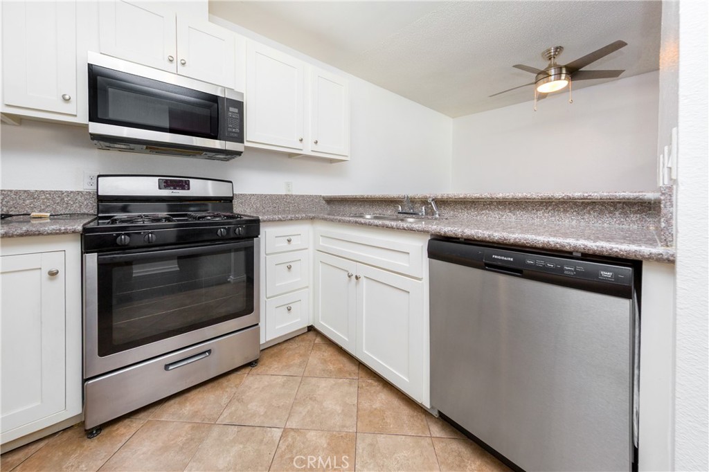 10636 Woodley Avenue 34 Property Photo 5