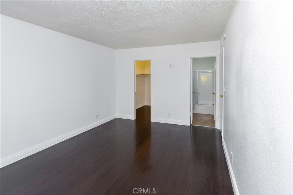 10636 Woodley Avenue 34 Property Photo 7