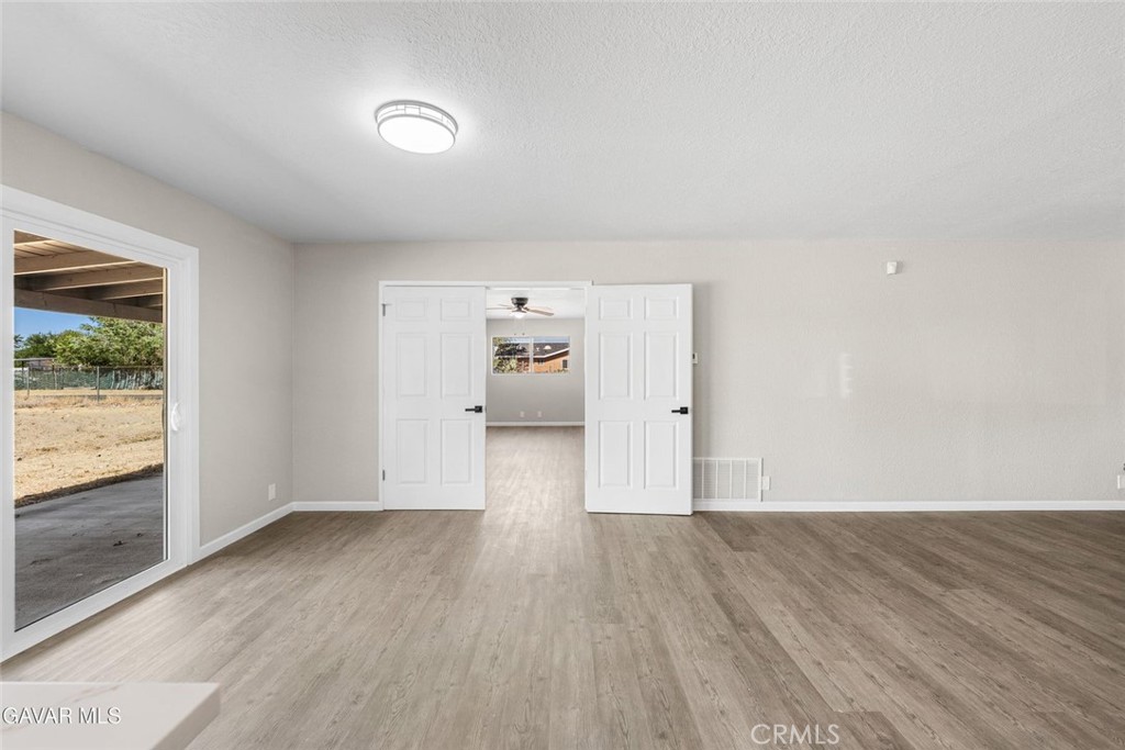 10157 E Avenue R8 Property Photo 13
