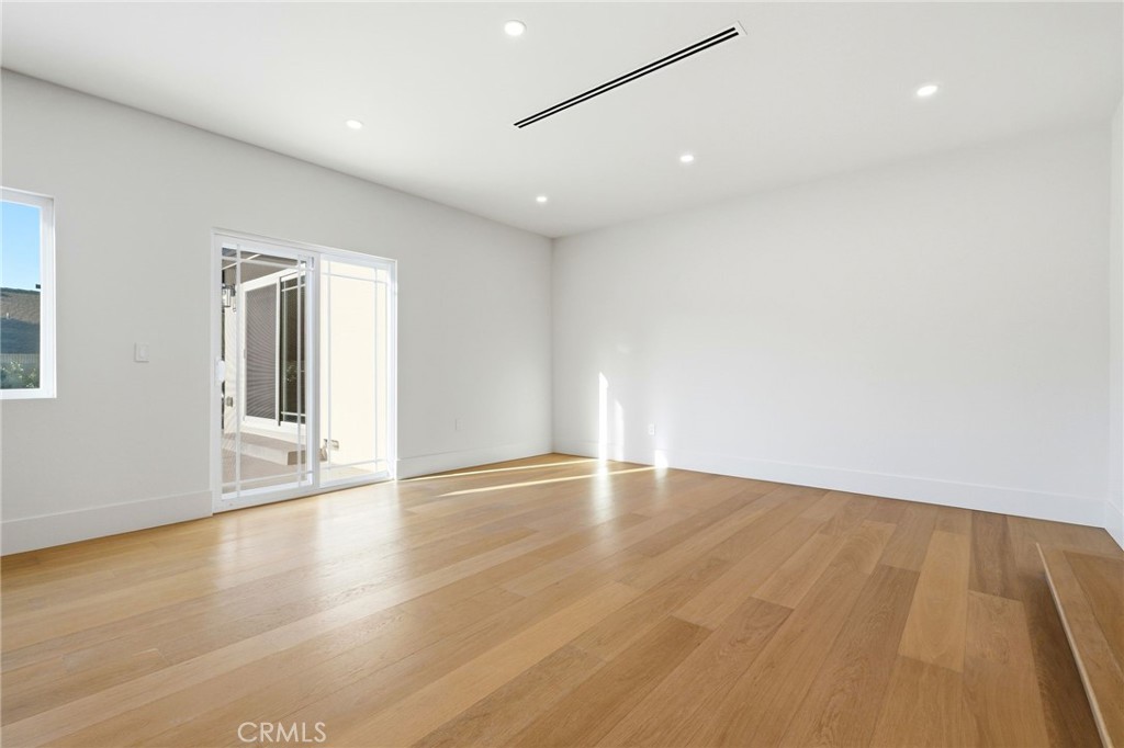 18912 Halsted Street Property Photo 10