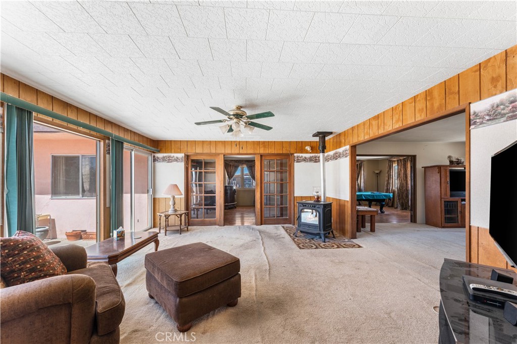 18123 Avenue A Property Photo 4