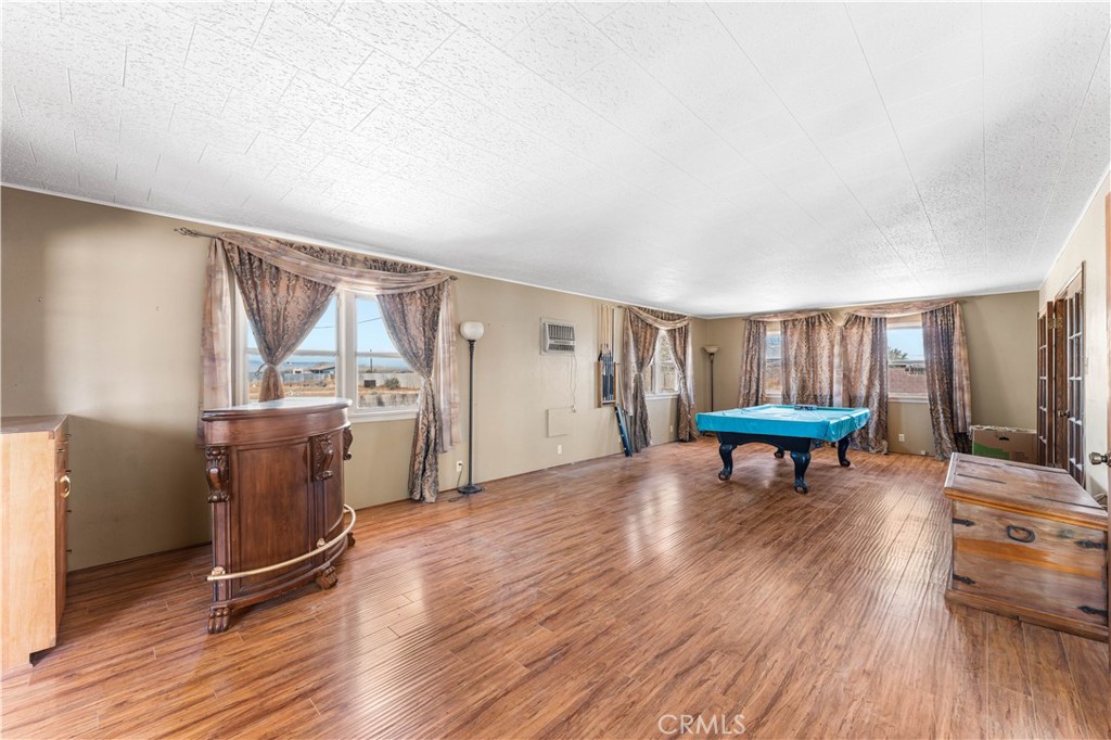 18123 Avenue A Property Photo 5