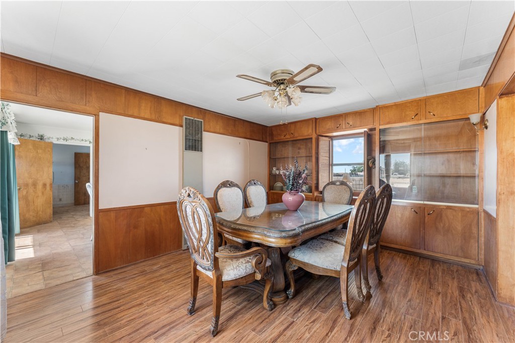 18123 Avenue A Property Photo 6