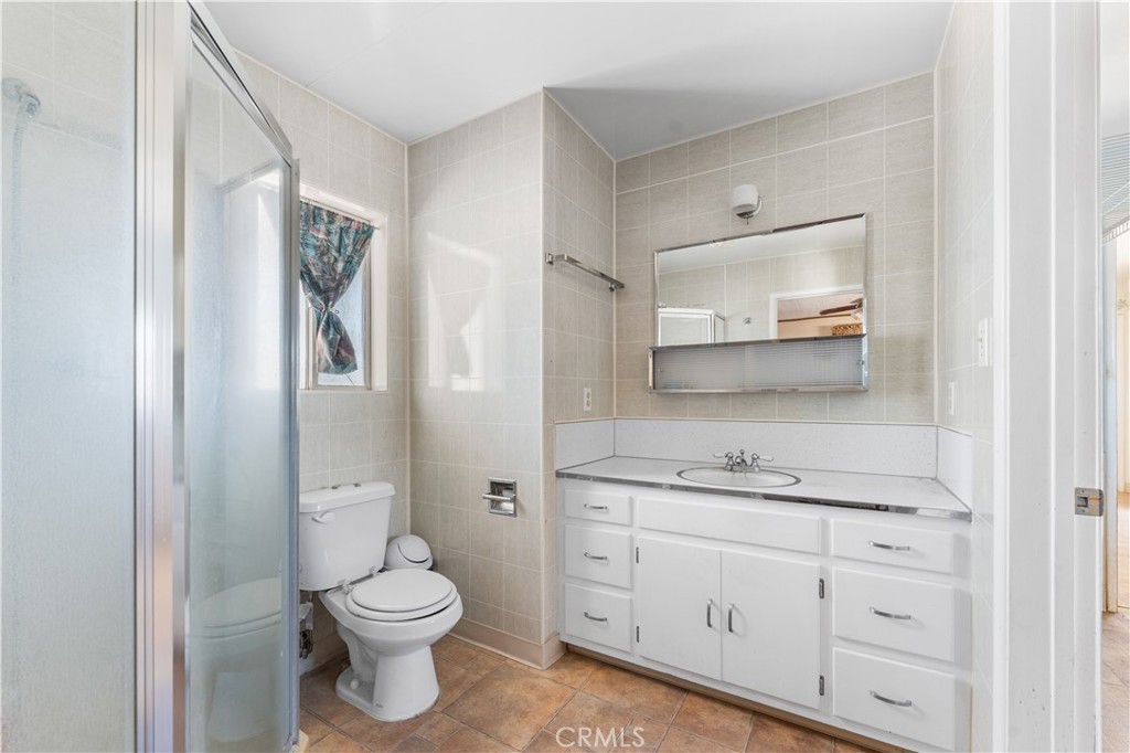 18123 Avenue A Property Photo 11