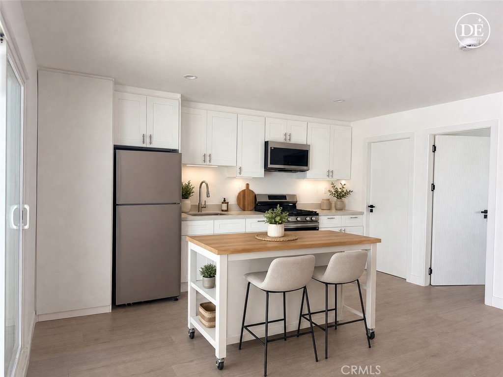 22917 Sherman Way Property Photo 1