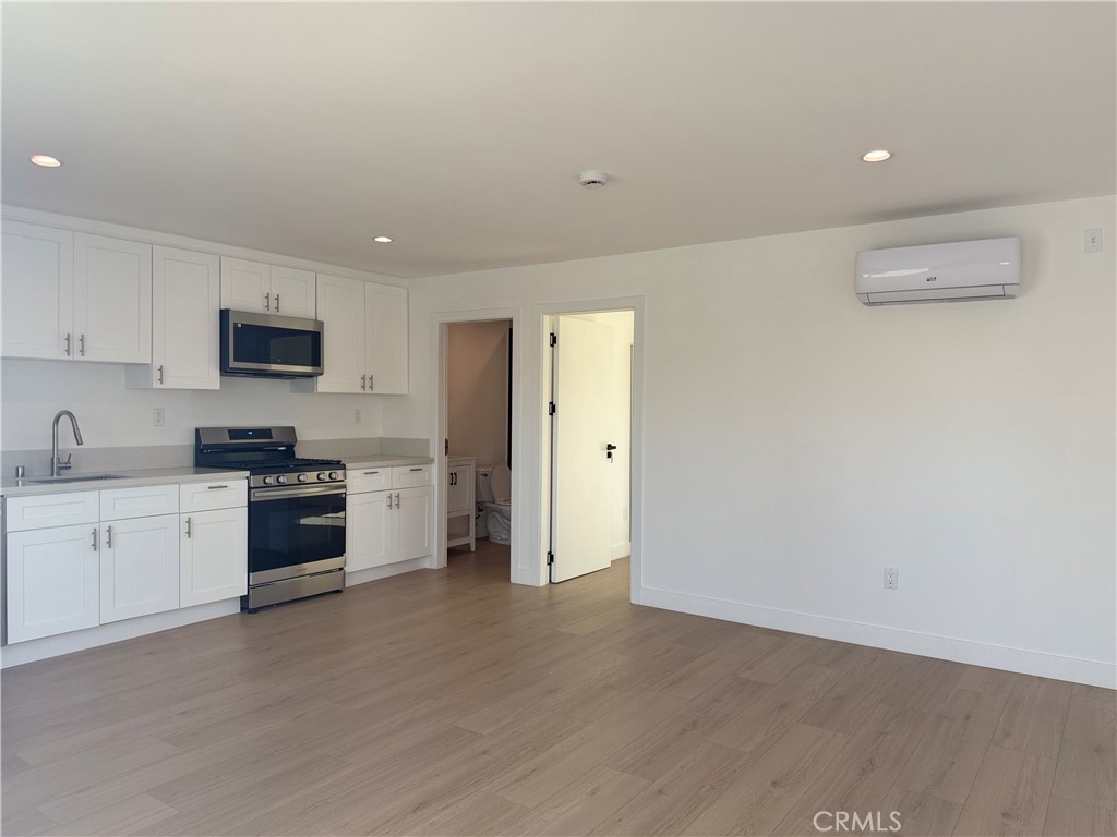 22917 Sherman Way Property Photo 3