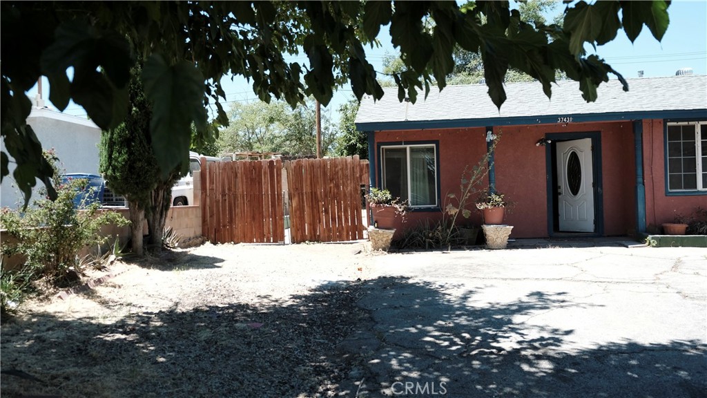 37431 Larkin Avenue Property Photo 3