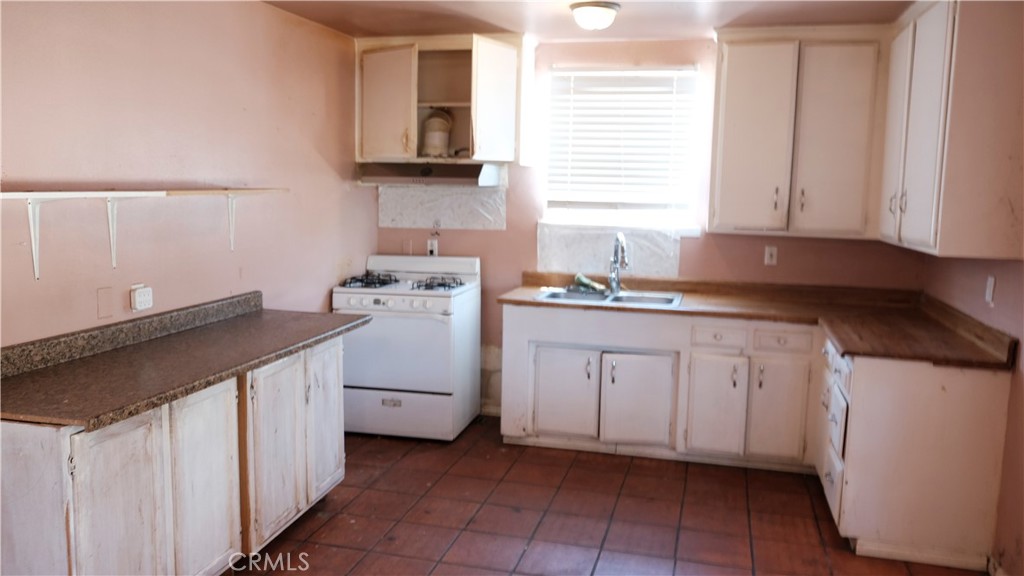 37431 Larkin Avenue Property Photo 6