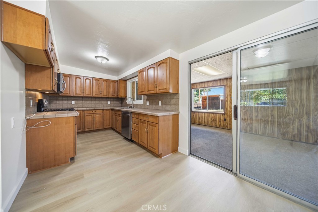 24285 Sage Property Photo 7