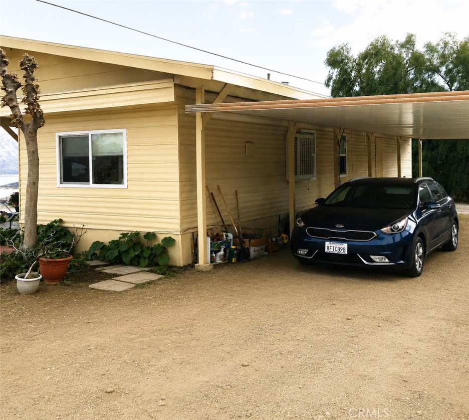 112 Heim Property Photo 4