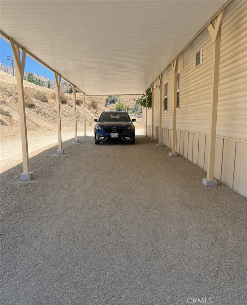 112 Heim Property Photo 5