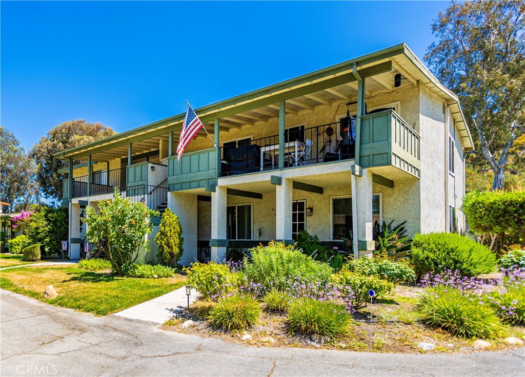26344 Oak Plain E Property Photo 1
