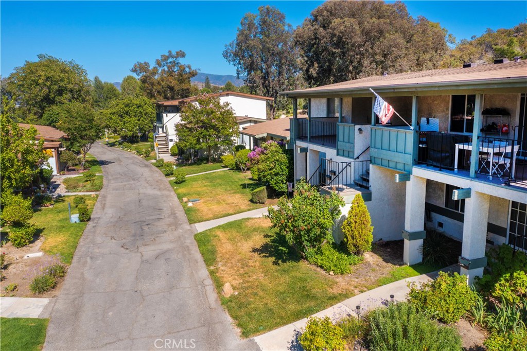 26344 Oak Plain E Property Photo 2