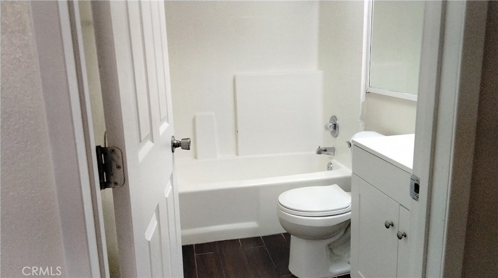 44460 15th Street E 16 Property Photo 7