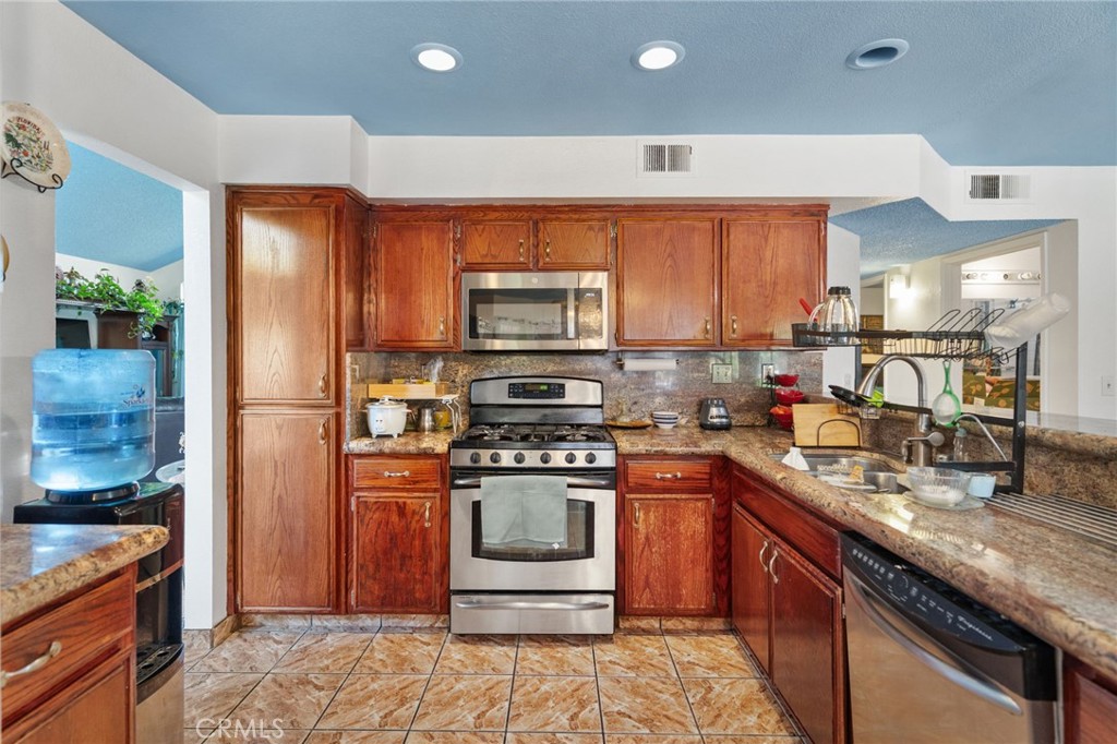 6225 Galanos Court Property Photo 15