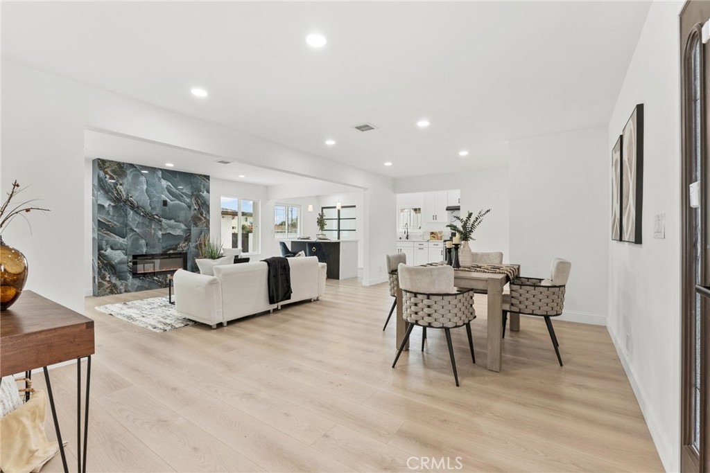 9246 Manzanar Property Photo 4