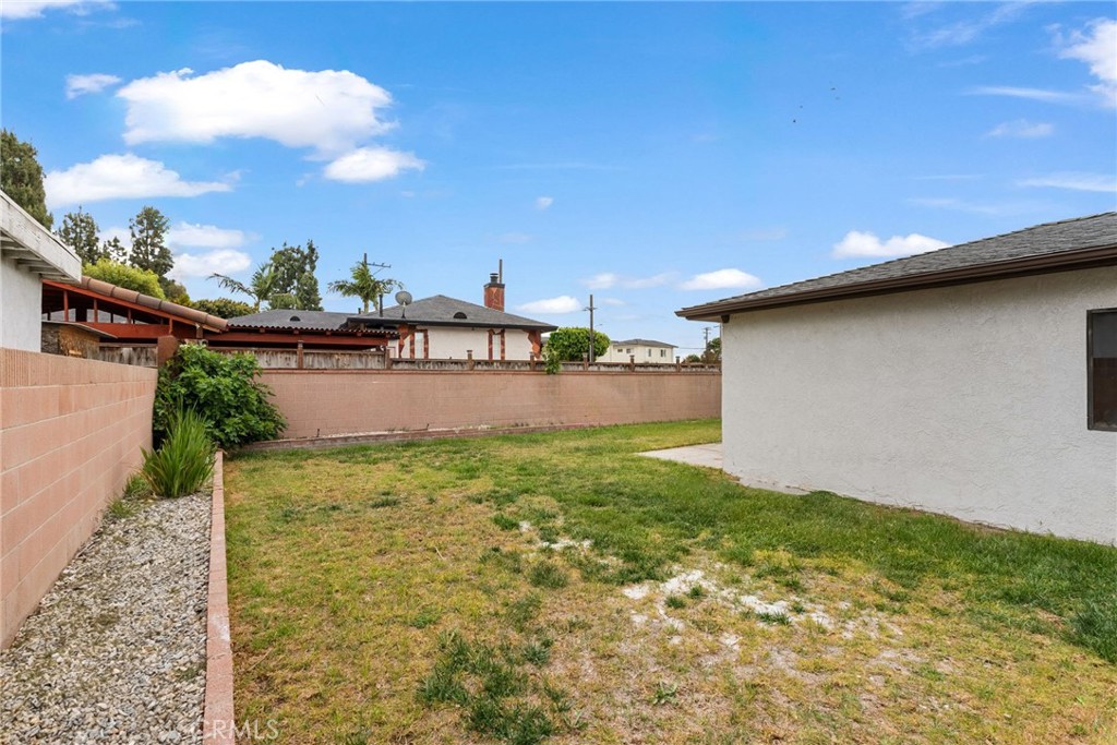 9246 Manzanar Property Photo 27