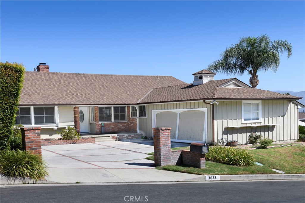 3633 Willowcrest Avenue Property Photo 1
