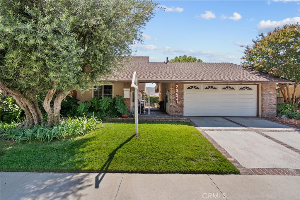 25631 Bellerive Property Photo 1
