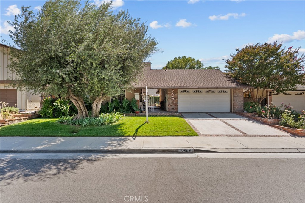 25631 Bellerive Property Photo 4