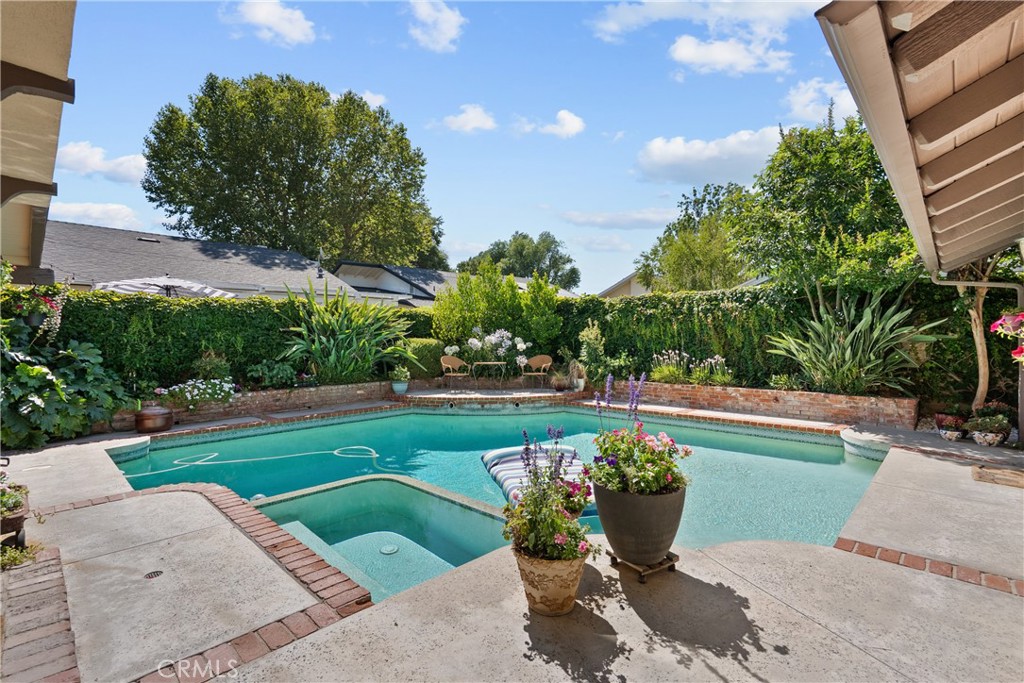 25631 Bellerive Property Photo 45