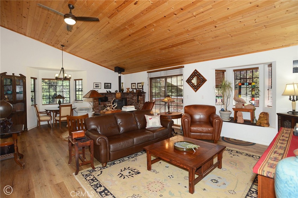 15417 Acacia Property Photo 8