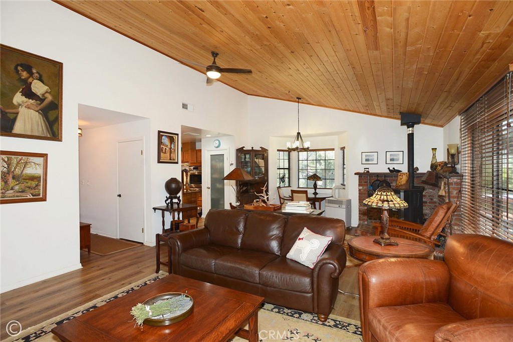 15417 Acacia Property Photo 10