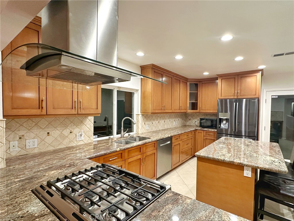 5857 Balcom Avenue Property Photo 8