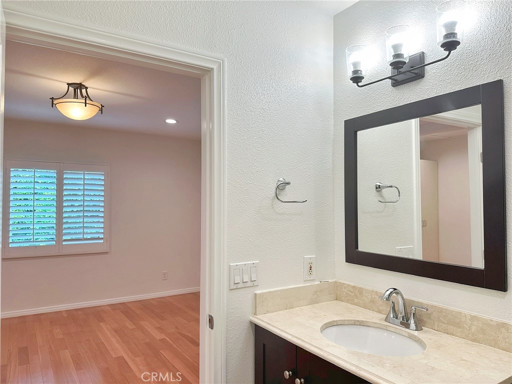 5857 Balcom Avenue Property Photo 20