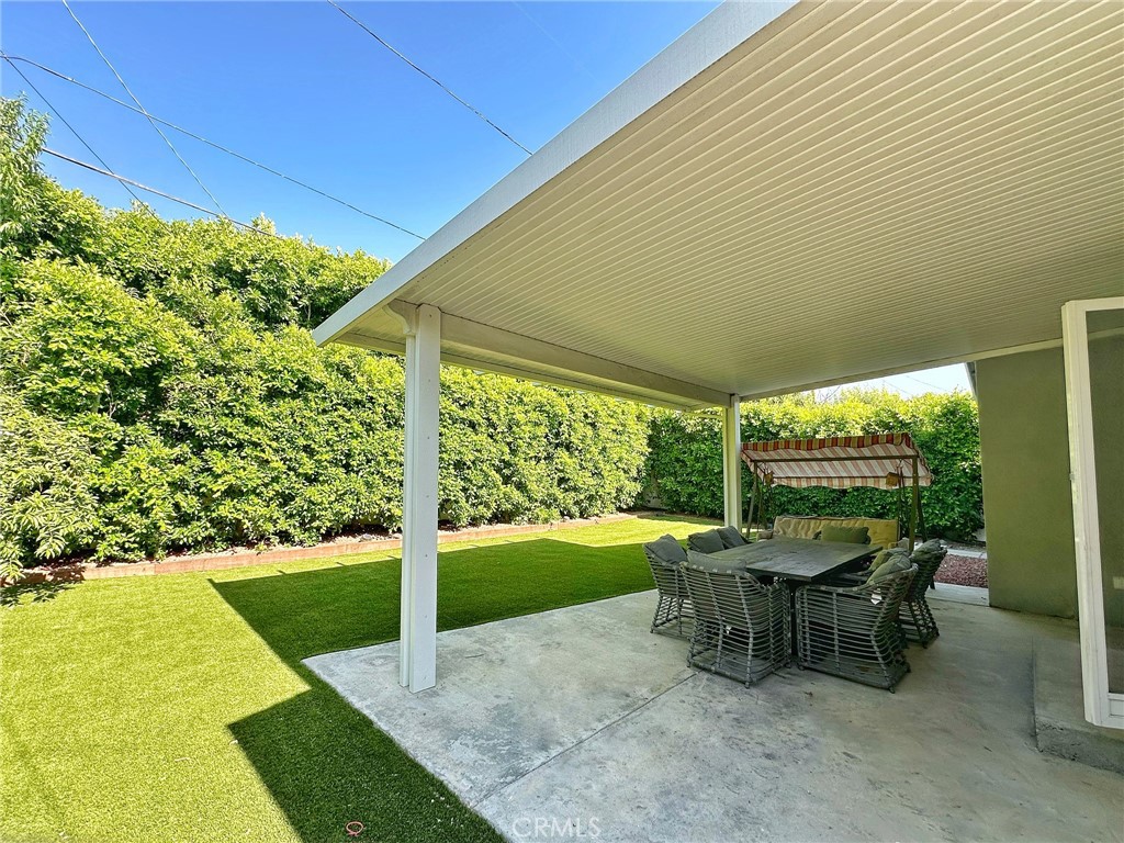 5857 Balcom Avenue Property Photo 25