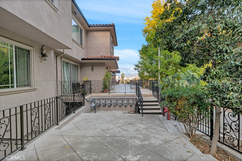 11145 Sunshine Terrace 106 Property Photo 5