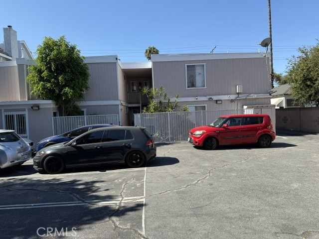 15149 Victory Boulevard Property Photo 8