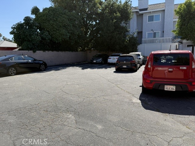 15149 Victory Boulevard Property Photo 9