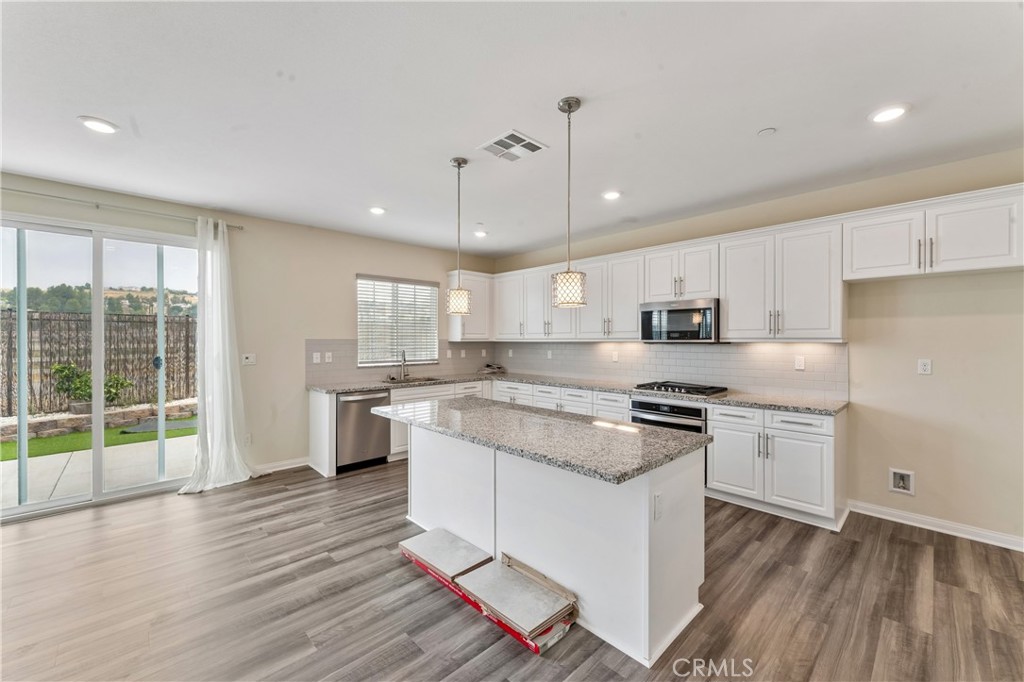 17115 Zion Drive Property Photo 3