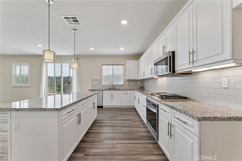 17115 Zion Drive Property Photo 4
