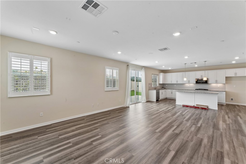 17115 Zion Drive Property Photo 6